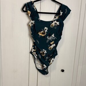 NWTs Cupshe Medium One Piece Teal Floral Swimsuit - Flattering fit - ruching